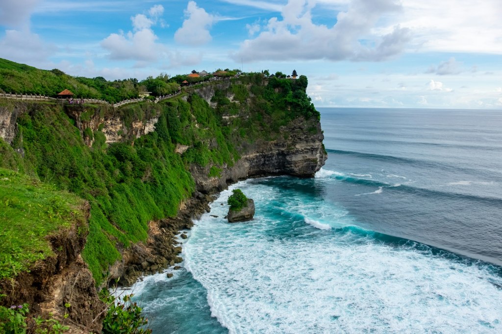 Ocean-view cliffs in Uluwatu